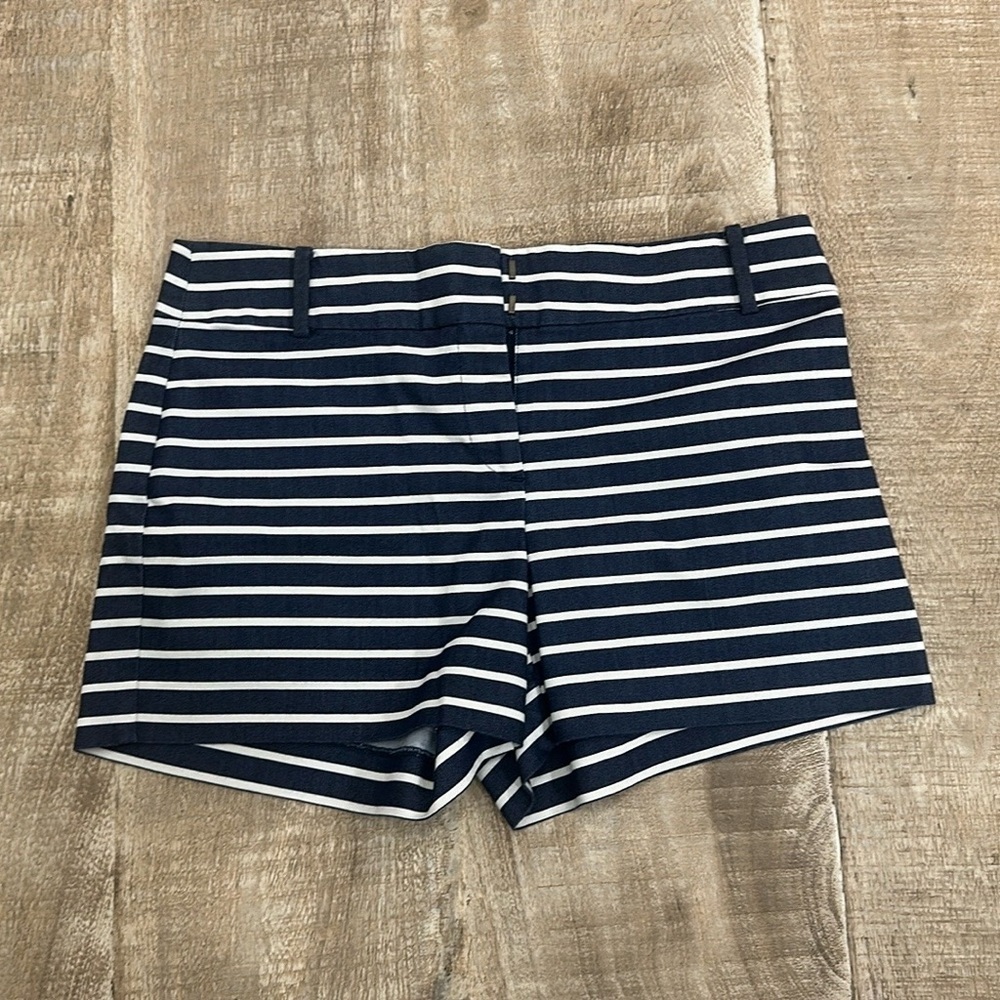Ann Taylor LOFT Riviera Striped Shorts | Size 2 | Navy Resort Classic
